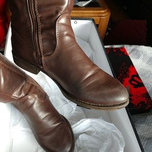 Womans boots